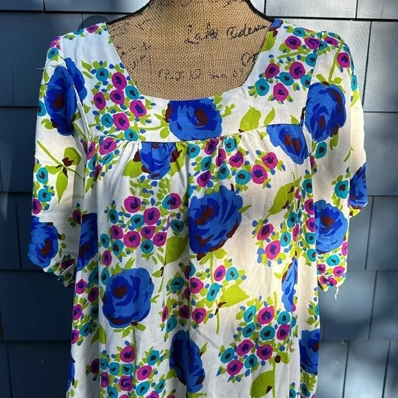 💙🩵💚Vintage, gorgeous floral, handmade caftan dress maxi mumu white blue - Picture 4 of 11